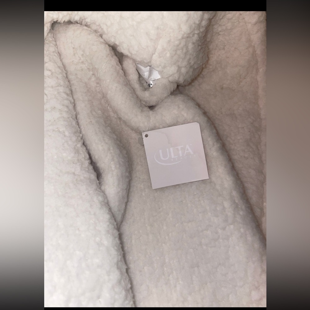 Brand New Ulta Robe - Picture 2 of 2